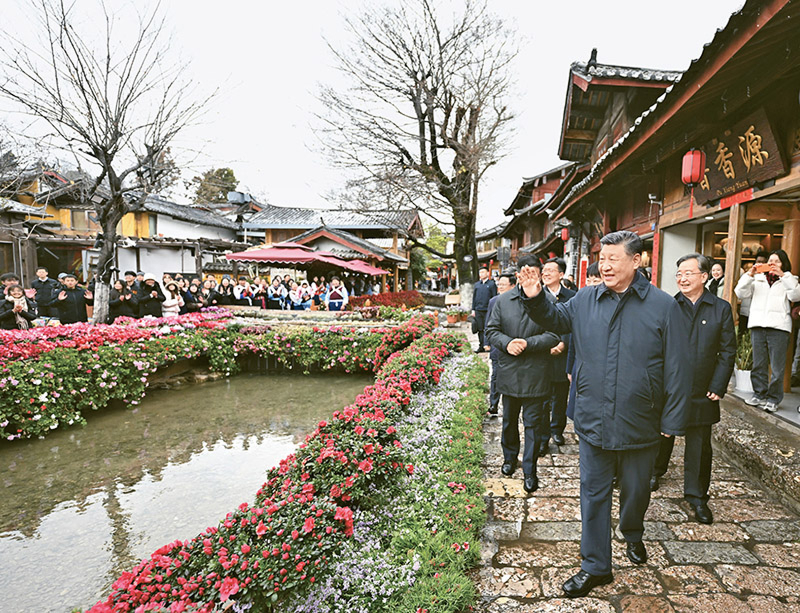 习近平：锲而不舍落实中央八项规定精神以优良党风引领社风民风(图3)